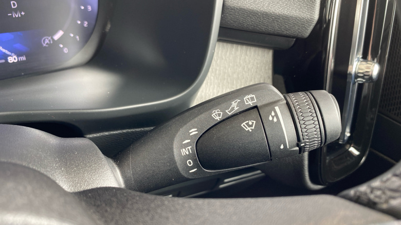 Volvo XC40 2.0 B4P Ultra Dark 5dr Auto Petrol Estate